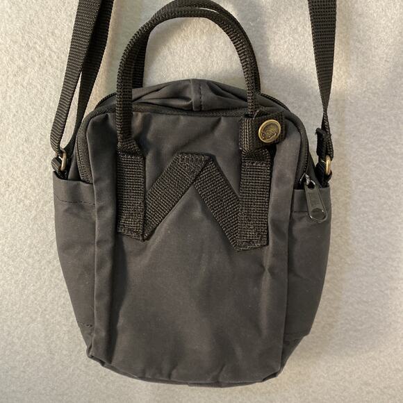 Fjallraven Classic Kanken Mini Backpack Black Gorpcore Minimal Fallwear - Picture 3 of 12